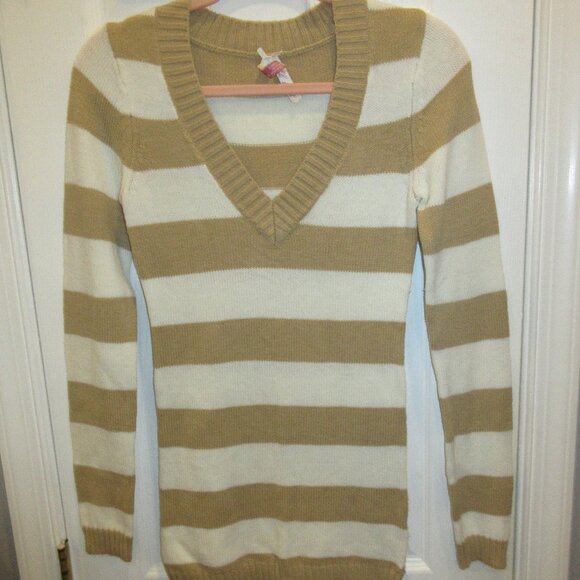women's size M green sweater - Picture 1 of 6